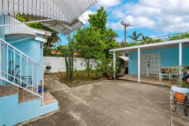 4 bedroom SingleFamilyResidence at 334 E 11th St, Town Of Hialeah 1 Addn Am, Hialeah — photo 3
