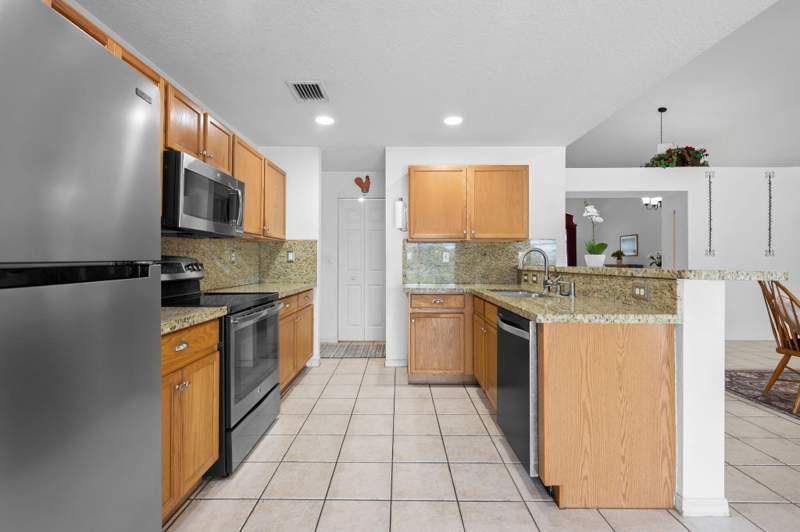 4 bedroom SingleFamilyResidence at 5331 NW 110th Avenue, The Reserve At Doral, Doral — photo 5