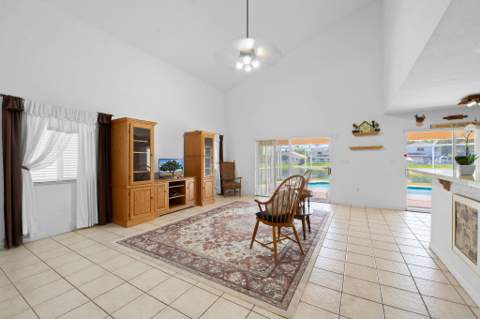 5331 NW 110th Avenue, Doral FL - photo 9 of 33