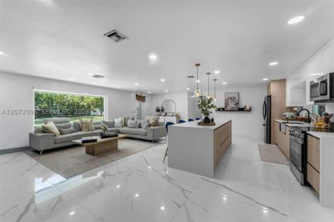 18725 SW 218th St, Miami FL - photo 12 of 44