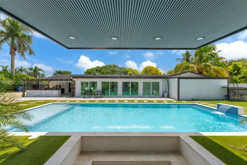 4 bedroom SingleFamilyResidence at 18725 SW 218th St, Redlands, Miami — photo 5