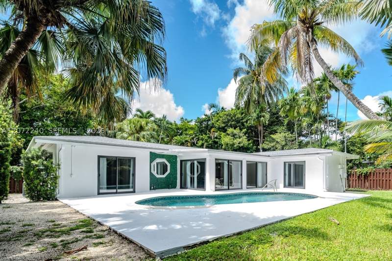 4 bedroom SingleFamilyResidence at 1825 Alamanda Dr, Keystone Point Sec 1, North Miami — photo 2