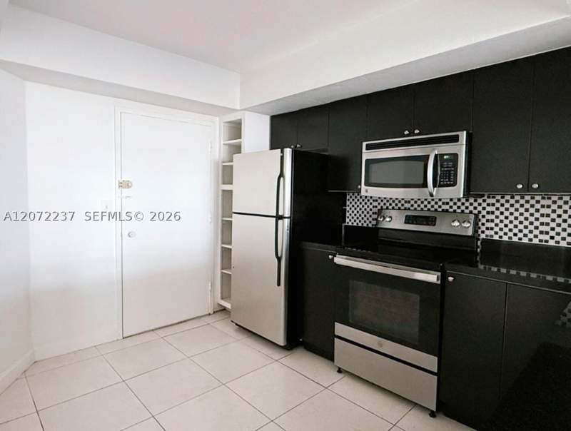 1 bedroom Condominium at 1301 NE Miami Gardens Dr 1404W, BUCKLEY TOWERS CONDO - EA, Miami — photo 2