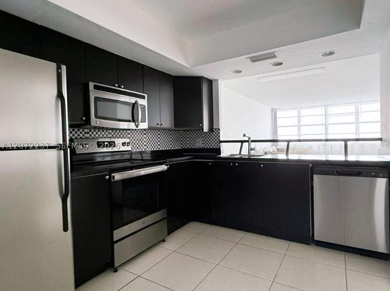 1 bedroom Condominium at 1301 NE Miami Gardens Dr 1404W, BUCKLEY TOWERS CONDO - EA, Miami — photo 3