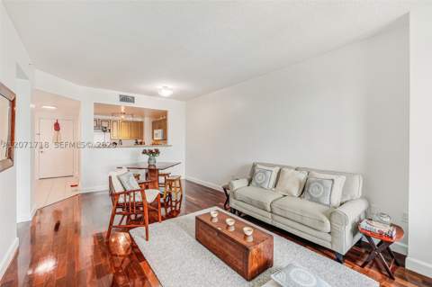 50 Menores Ave 820, Coral Gables FL - photo 8 of 31