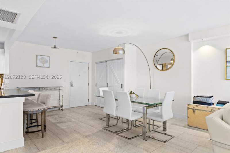 2 bedroom Condominium at 2301 Collins Ave 1007, Roney Palace Condo, Miami Beach — photo 4