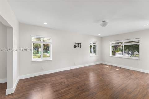 5990 NE 5th Ave, Miami FL - photo 11 of 46