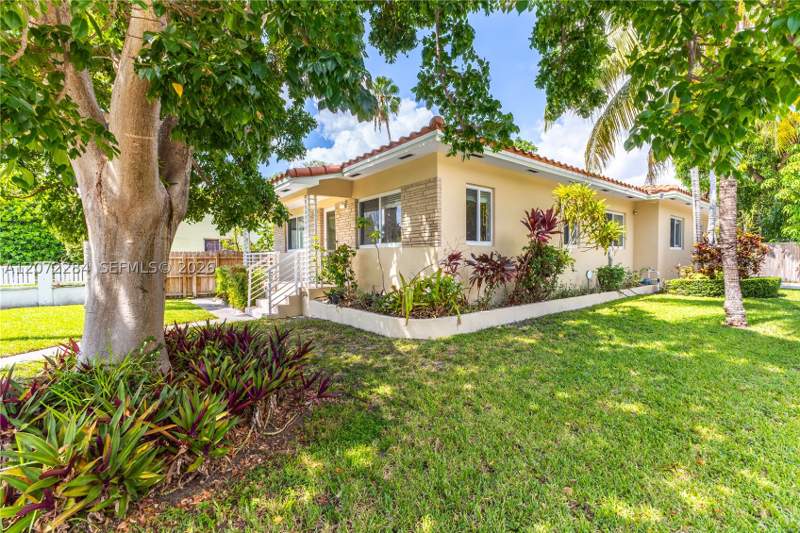 3 bedroom SingleFamilyResidence at 5990 NE 5th Ave, Bayshore Amd, Miami — photo 3