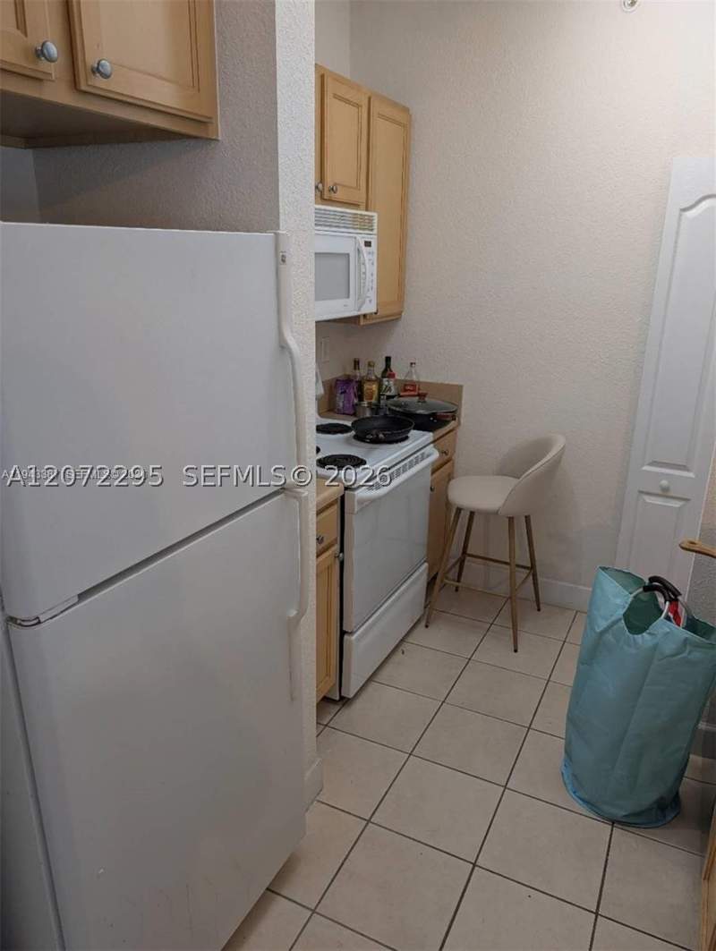 1 bedroom Condominium at 6001 SW 70th St 620, Valencia Condo, South Miami — photo 5