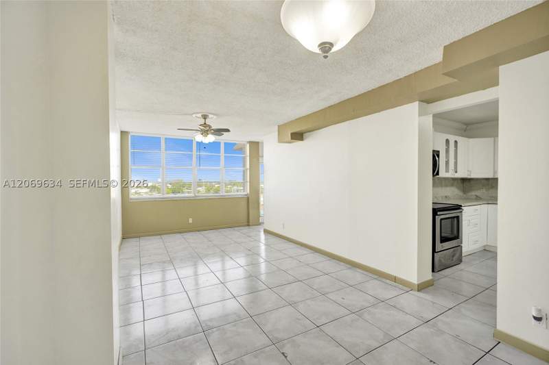 2 bedroom Condominium at 2025 NE 164th St 710, Crestview Towers Condo, North Miami Beach — photo 2