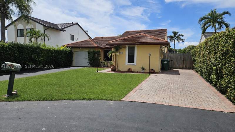 3 bedroom SingleFamilyResidence at 7142 SW 103rd Ct Cir, Pueblo Del Sol Sec 5, Miami — photo 3