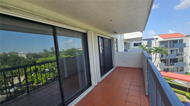 2 bedroom Condominium at 5800 SW 127th Ave 2420, Miller Gardens Condo, Miami — photo 2