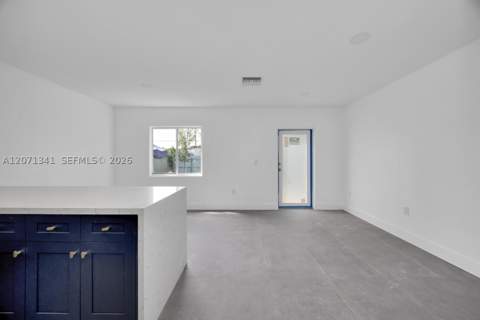 2770 NW 44 St, Miami FL - photo 6 of 25