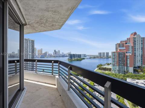 3400 NE 192nd St 2001, Aventura FL - photo 23 of 29