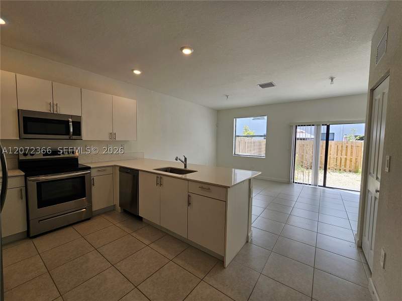 3 bedroom Townhouse at 13310 SW 286th St, Pine Isle, Homestead — photo 5