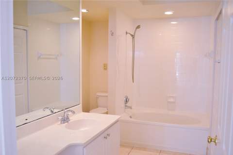 3225 NE 184th St 10103, Aventura FL - photo 12 of 44