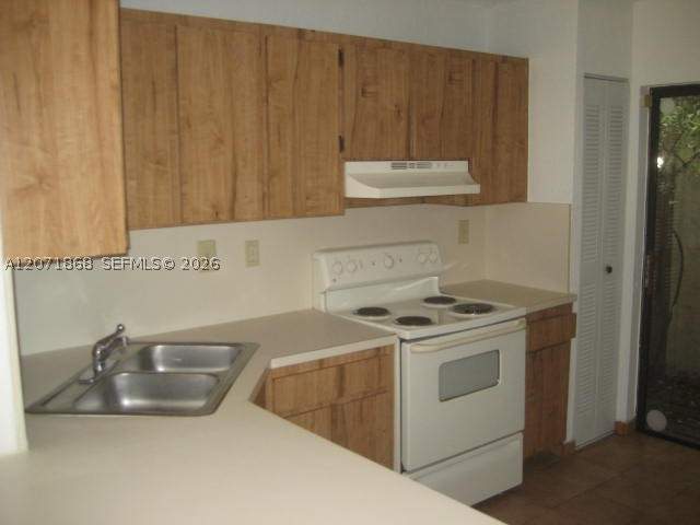 4 bedroom SingleFamilyResidence at 13224 SW 10 Te, Tamiami Lakes Sec 5, Miami — photo 5