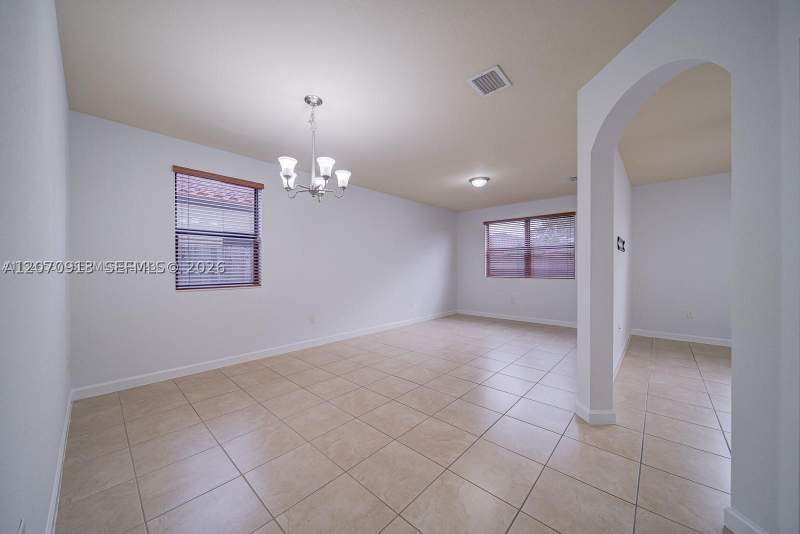 5 bedroom SingleFamilyResidence at 139 NE 26th Ave, Capri At Oasis, Homestead — photo 5