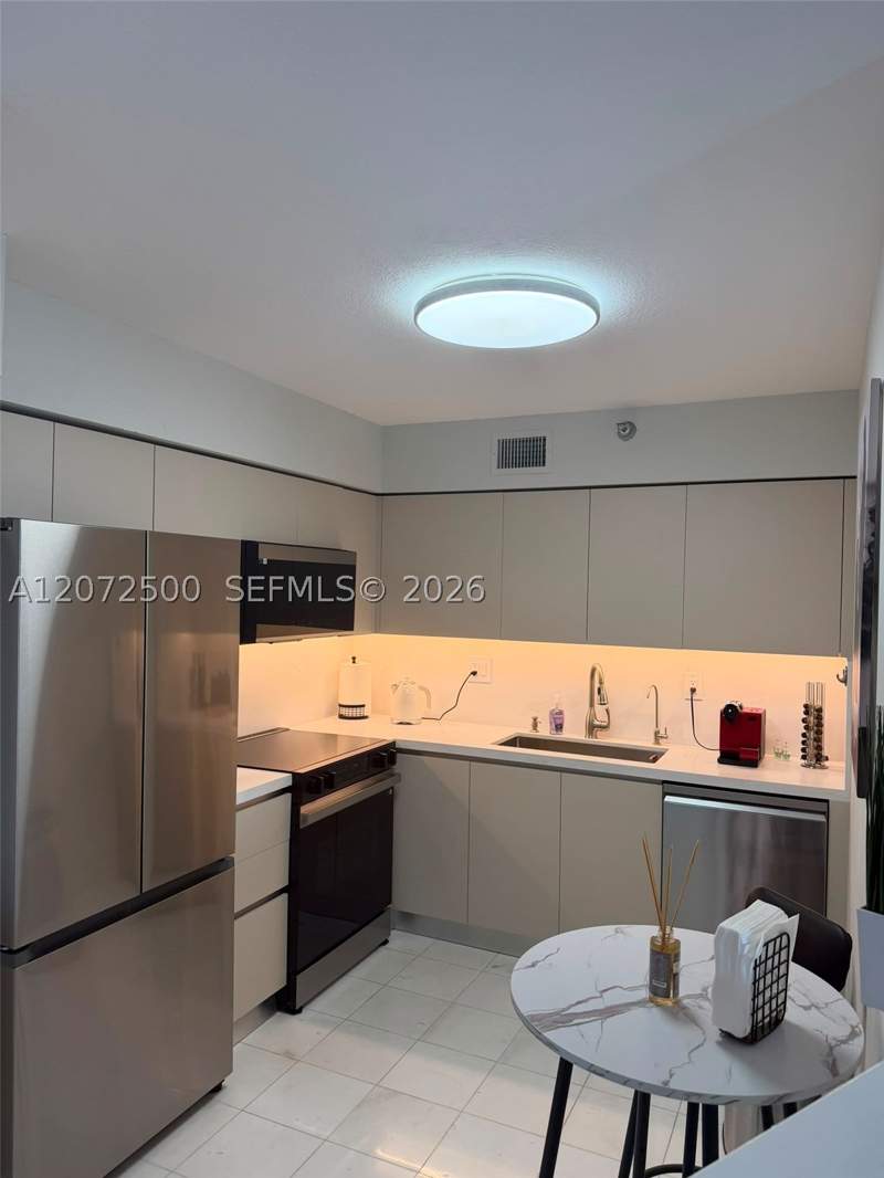 2 bedroom Condominium at 3400 NE 192nd St 511, Mystic Pointe Tower 600 C, Aventura — photo 2