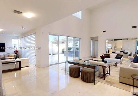 10229 NW 74th Ter, Doral FL - photo 7 of 7
