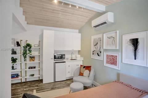 421 NE 70th St, Miami FL - photo 21 of 81