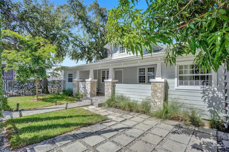 5 bedroom SingleFamilyResidence at 421 NE 70th St, Baywood, Miami — photo 3