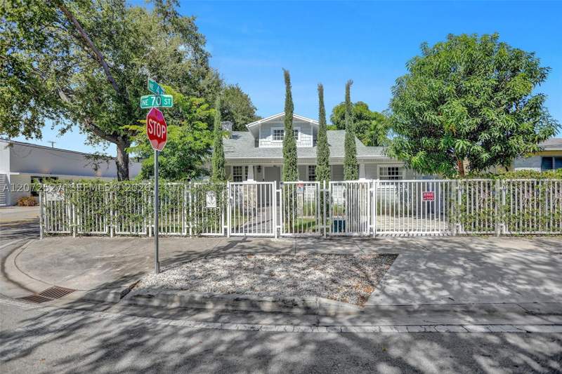 5 bedroom SingleFamilyResidence at 421 NE 70th St, Baywood, Miami — photo 5