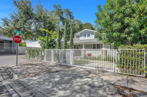 421 NE 70th St, Miami FL - photo 6 of 81