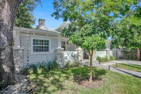 421 NE 70th St, Miami FL - photo 9 of 81