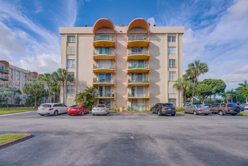2 bedroom Condominium at 9320 Fontainebleau Blvd 215, The Fountains At Fontaine, Miami — photo 3