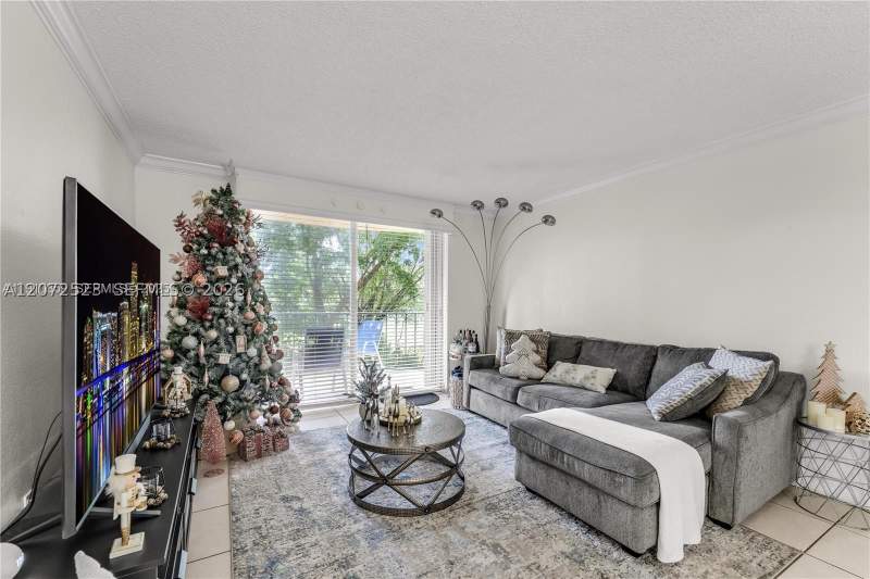 2 bedroom Condominium at 9320 Fontainebleau Blvd 215, The Fountains At Fontaine, Miami — photo 5