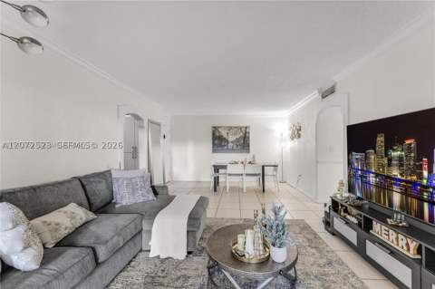9320 Fontainebleau Blvd 215, Miami FL - photo 6 of 19
