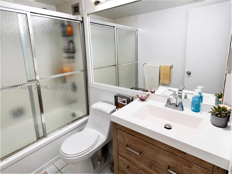 1 bedroom Condominium at 1650 NE 115th St 403, Cricket Clubhouse Condo, Miami — photo 5