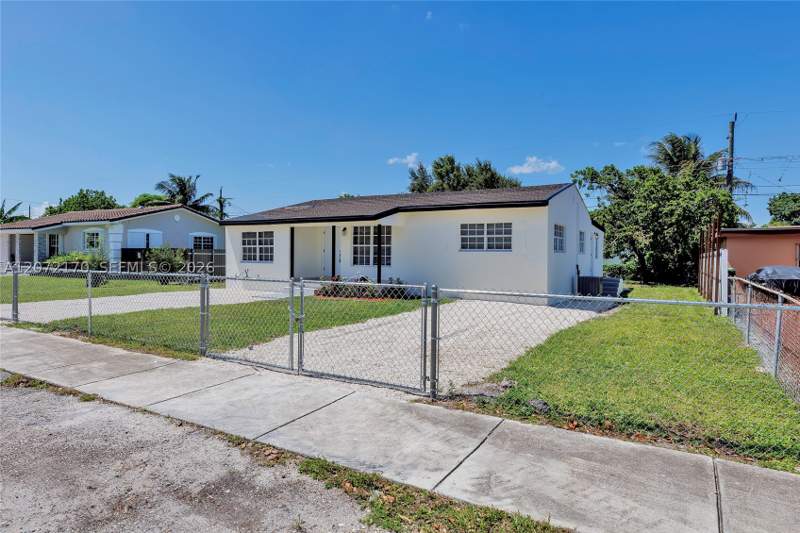 4 bedroom SingleFamilyResidence at 1325 NW 113th Ter, Curleyville, Miami — photo 2