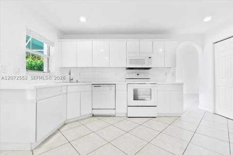10853 NW 71st St, Doral FL - photo 11 of 38