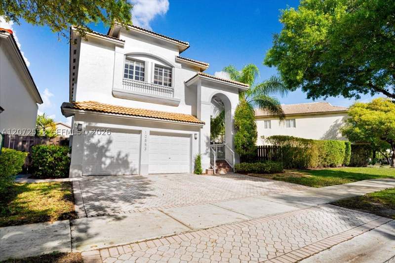 4 bedroom SingleFamilyResidence at 10853 NW 71st St, Doral Isles St Croix, Doral — photo 4