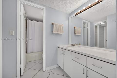 1351 NE Miami Gardens Dr PH1725E, Miami FL - photo 17 of 40