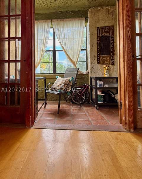 934 Michigan Ave 304, Miami Beach FL - photo 13 of 31