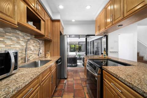 3145 Jackson Ave, Miami FL - photo 20 of 51