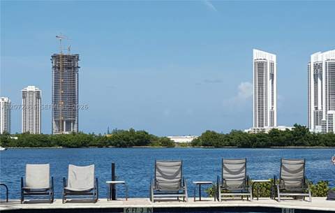 3215 NE 184 St 14302, Aventura FL - photo 17 of 30