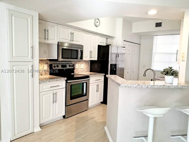 2 bedroom Condominium at 3215 NE 184 St 14302, Village By The Bay Condo, Aventura — photo 3
