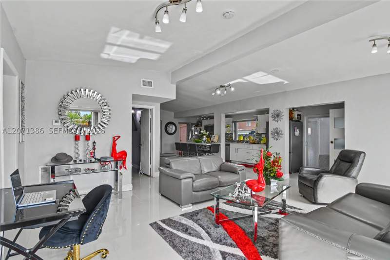 5 bedroom SingleFamilyResidence at 3538 SW 87th Ct, Bird Rd Highlands, Miami — photo 3