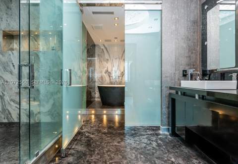 50 S Pointe Dr 905, Miami Beach FL - photo 19 of 38