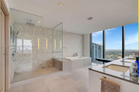 68 SE 6th St 3911, Miami FL - photo 10 of 45