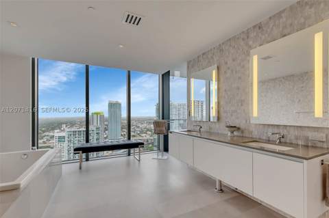 68 SE 6th St 3911, Miami FL - photo 9 of 45