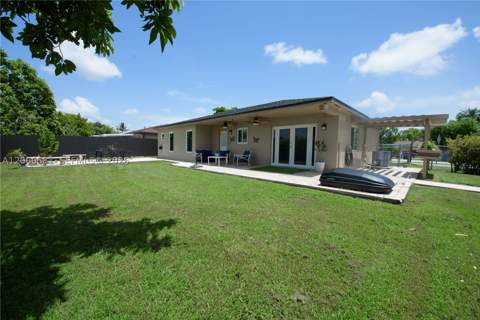 29730 SW 142nd Pl, Homestead FL - photo 15 of 31