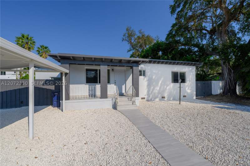 6 bedroom SingleFamilyResidence at 5731 SW 62nd Ter, De Carlo Manor, Miami — photo 2