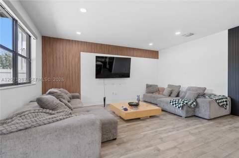 9400 W 35th Ln, Hialeah FL - photo 16 of 57