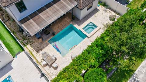 9400 W 35th Ln, Hialeah FL - photo 21 of 57