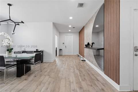 9400 W 35th Ln, Hialeah FL - photo 8 of 57